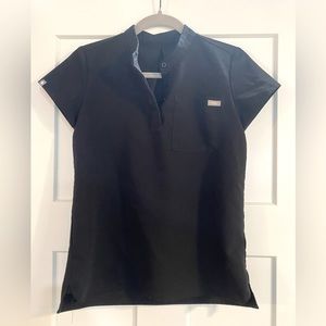FIGS limited Edition Style, Embu Popover Scrub Top in Black, XXS